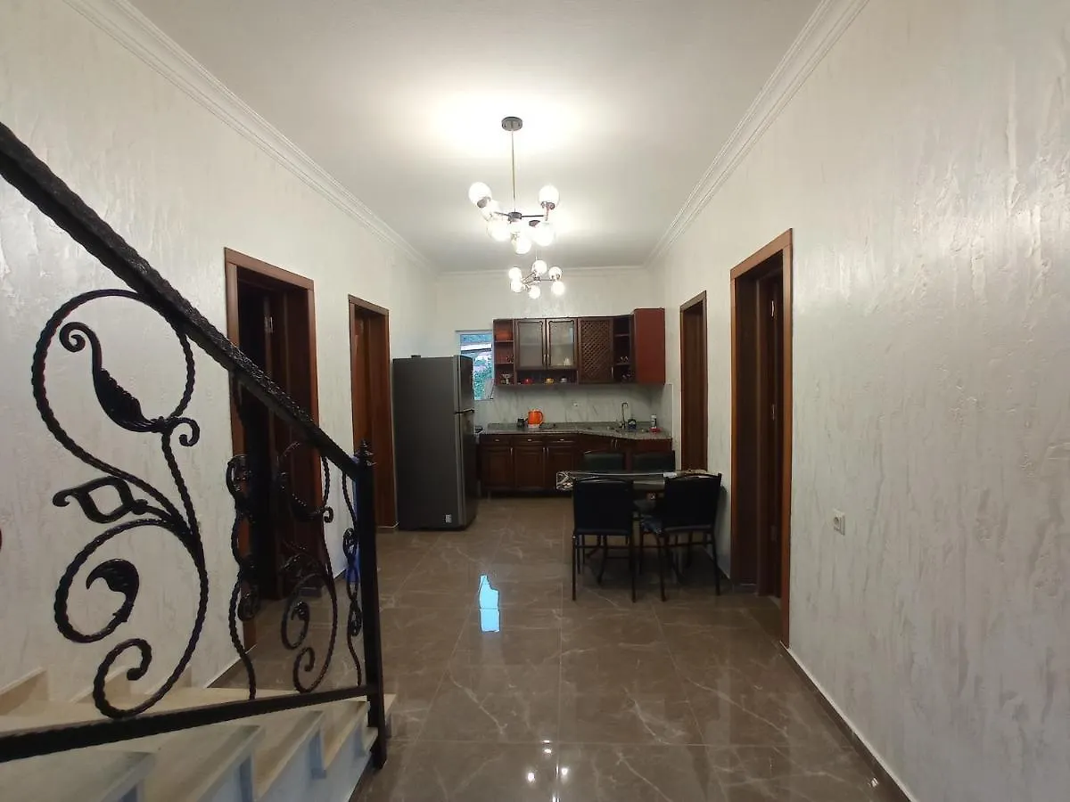Lazare'S Guest House Batumi Georgia