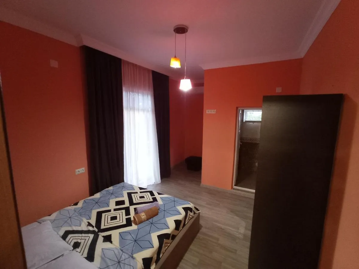 Lazare'S Guest House Batumi