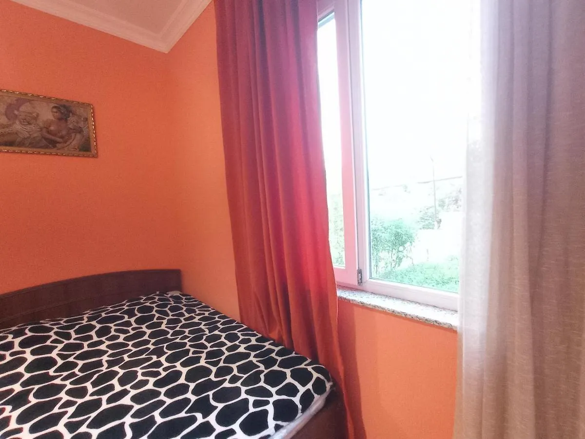 Lazare'S Guest House Batumi Georgia