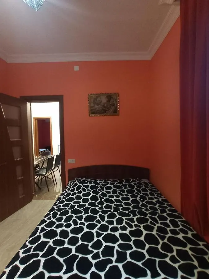 Lazare'S Guest House Batumi